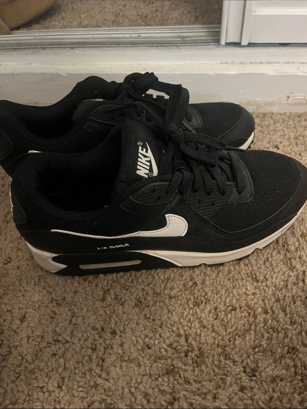 Nike Women's Black and White Air Max Casual Sneakers